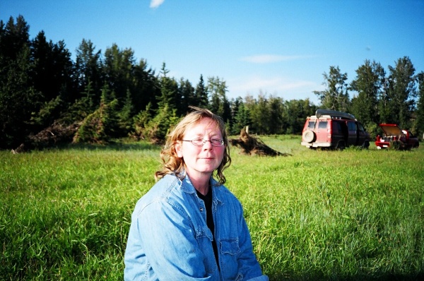 August 19, 2005 - After waiting for the days and days of rain to subside, finally on the weekend the sun shone and we could head out to the mountains.  Here's our first stop beside the Red Deer River just off Highway 54.